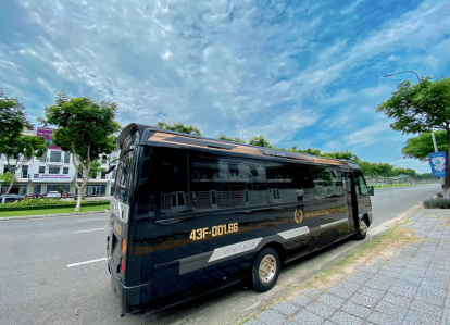 Thuê xe Fuso Limousine 18 chỗ hạng sang tại Đà Nẵng Huế 