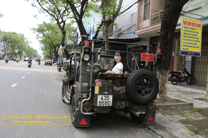 cho-thue-xe-jeep-tham-quan-deo-hai-van-lang-co-hue-(3)