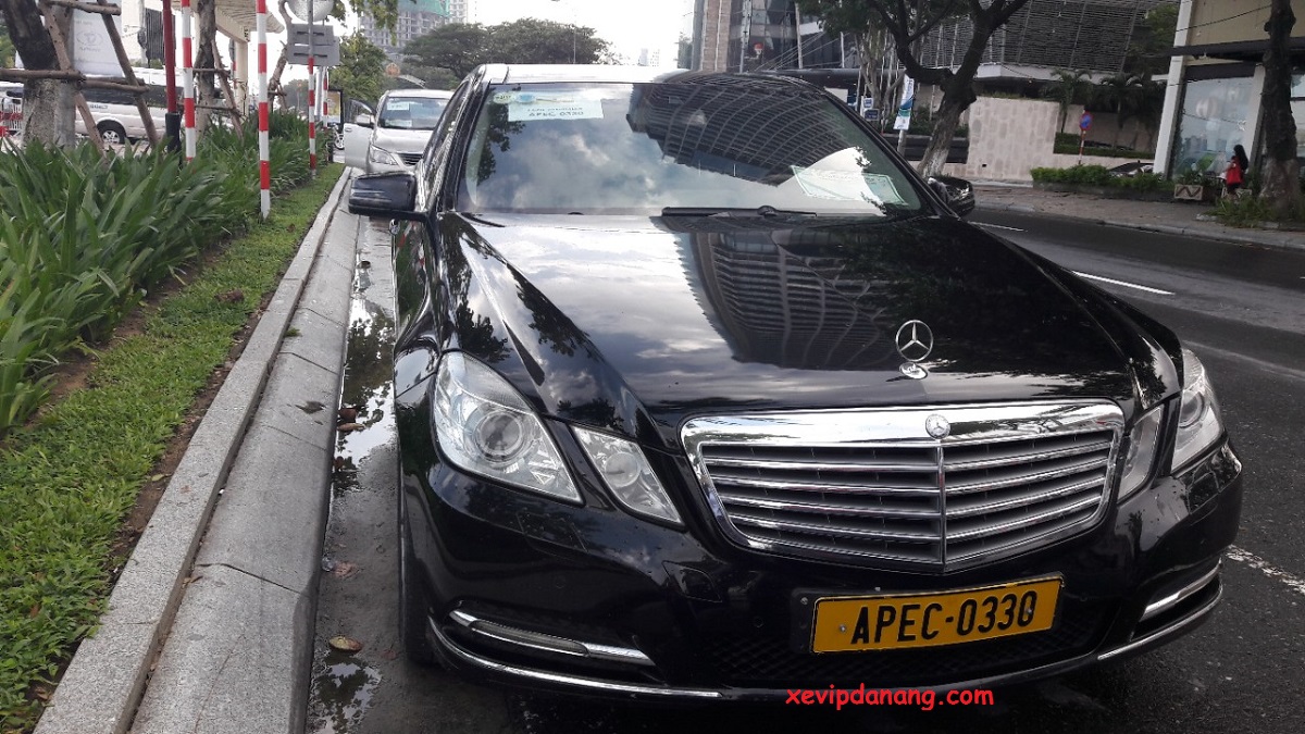 xe VIP Mercedes E300 cho thuê ở Đà Nẵng 
