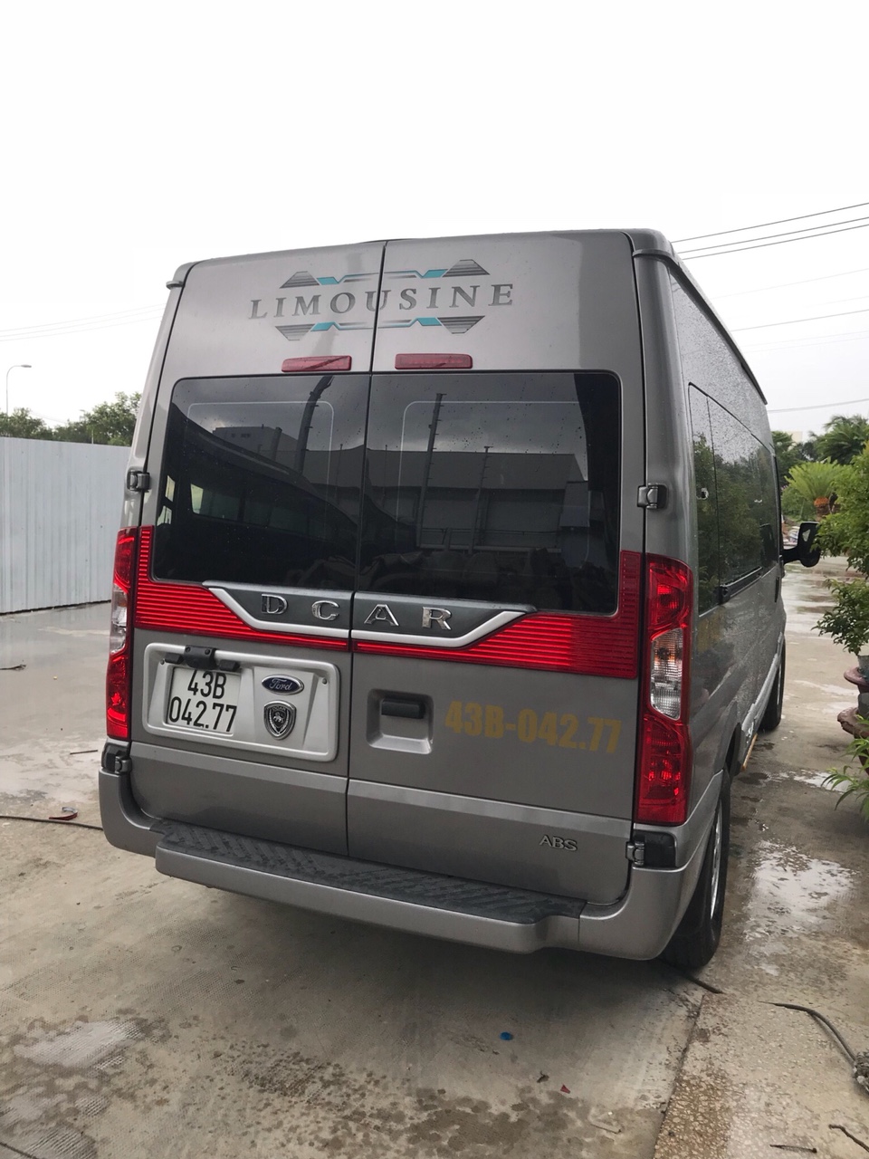 Hình ảnh xe dcar 10 chỗ cho thuê tại Đà Nẵng
