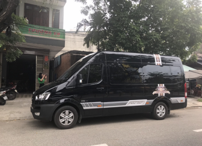 Thuê xe 9 chỗ Dcar Solati Limousine tại Đà Nẵng giá tốt