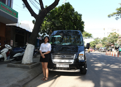 Cho thuê xe Dcar Limousine 9 ghế Đà Nẵng 
