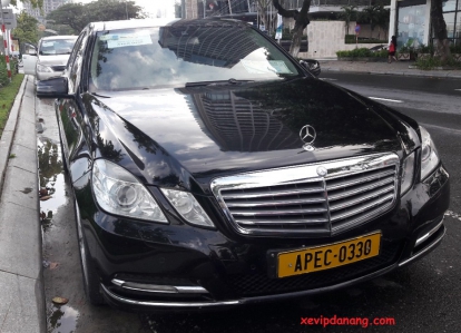 Cho thuê xe VIP Mercedes E300 tại Đà Nẵng 