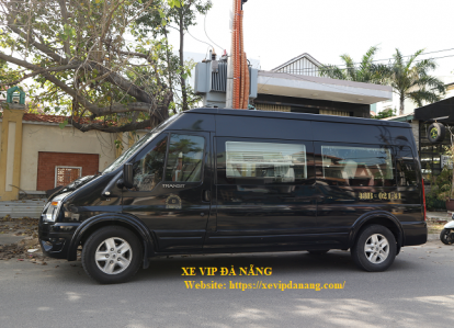 Thuê xe 9 chỗ Dcar Limousine tại Đà Nẵng uy tín 