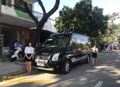 Thuê xe Limousine Dcar tại Đà Nẵng 