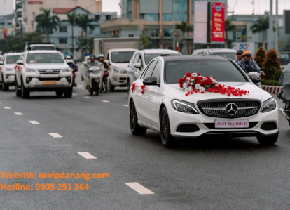 Thuê xe rước dâu Mercedes 4 chỗ tại Đà Nẵng 