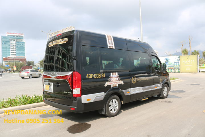 bang-gia-thue-xe-limousine-9-cho-da-nang-moi-nhat-2026-(1)