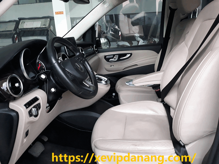 cho-thue-xe-7-cho-mercedes-benz-v250-tai-da-nang-(2)