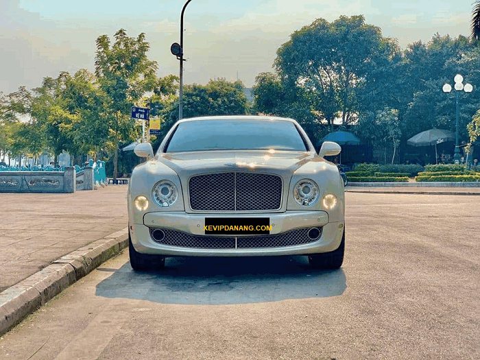 cho-thue-xe-bentley-mulsanne-tai-da-nang-(1)