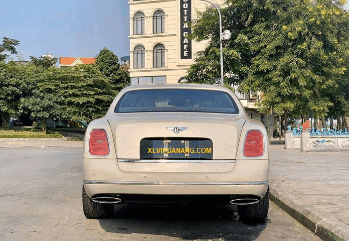 cho-thue-xe-bentley-mulsanne-tai-da-nang-(4)