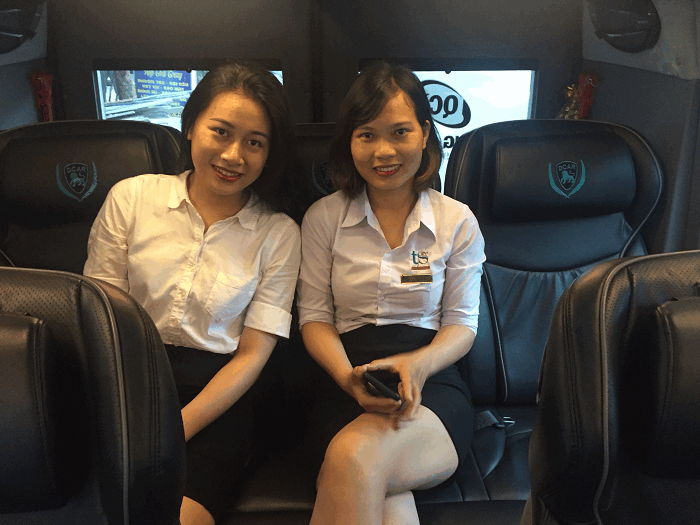 cho-thue-xe-dcar-limousine-9-cho-tai-da-nang-hoi-an-(3)