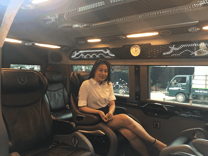 cho-thue-xe-dcar-limousine-9-cho-tai-da-nang-hoi-an-(4)