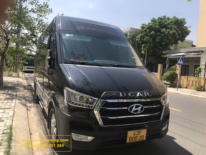 cho-thue-xe-dcar-limousine-9-cho-tai-da-nang-vip-2022-(1)