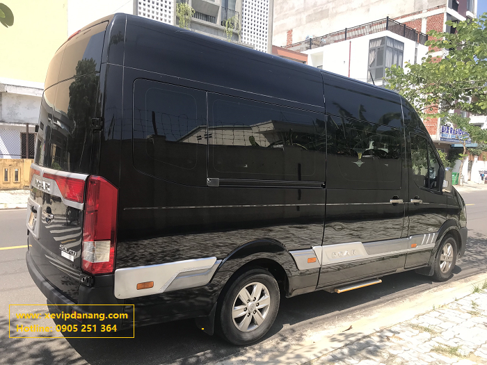 cho-thue-xe-dcar-limousine-9-cho-tai-da-nang-vip-2022-(4)