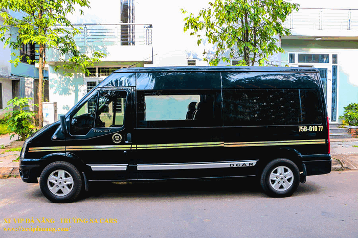 cho-thue-xe-dcar-limousine-9-cho-tai-hue-(2)
