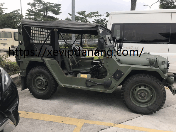 cho-thue-xe-jeep-army-4-cho-tai-da-nang-(3)