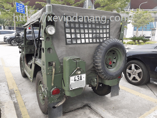 cho-thue-xe-jeep-army-4-cho-tai-da-nang-(4)