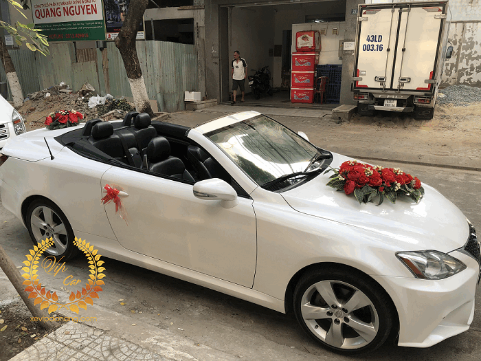 Cho thuê xe Mui Trần Lexus tại Huế Hội An Đà Nẵng