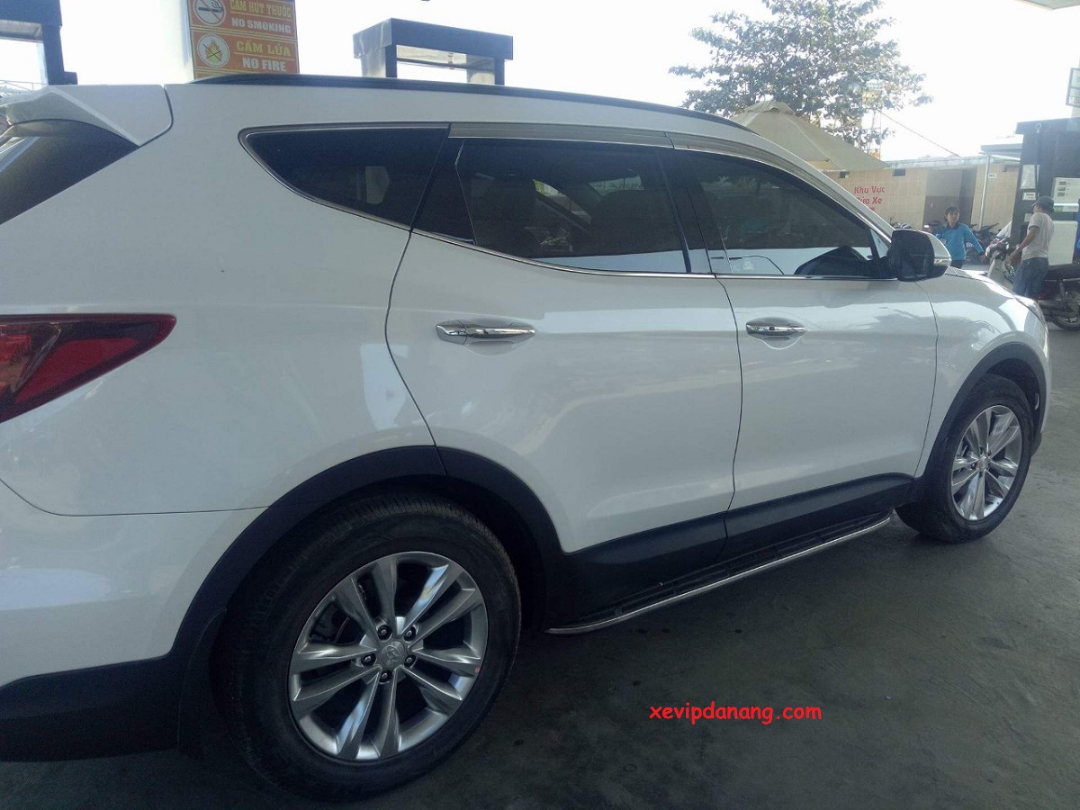 Cho thuê xe cao cấp Santafe Hyundai Đà Nẵng