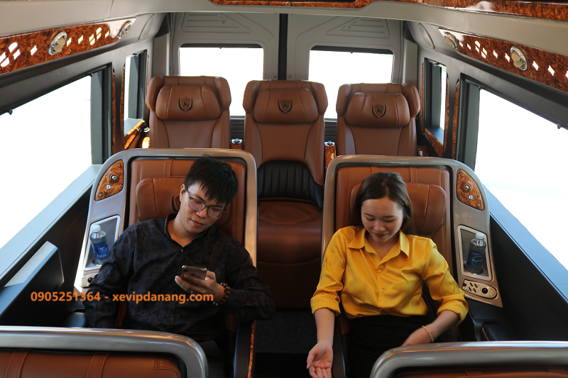 gia-thue-xe-limousine-9-cho-da-nang-hoi-an-(2)
