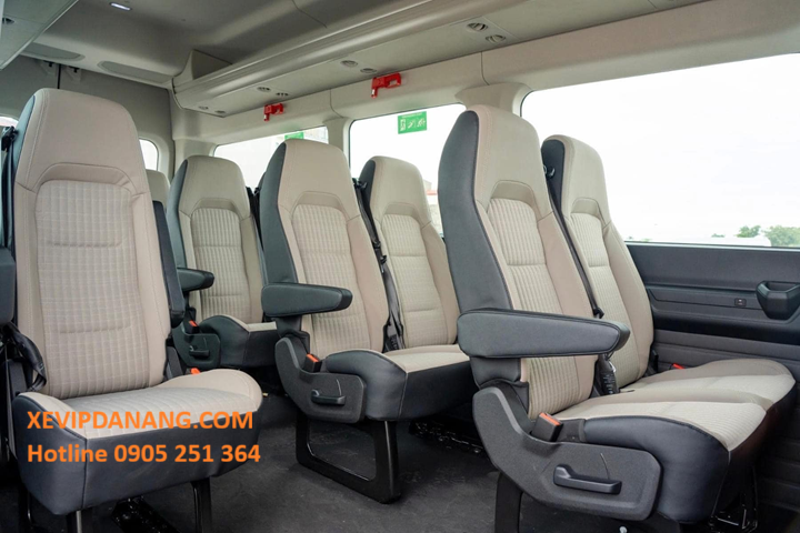 thue-xe-18-cho-ford-transit-premium-tai-da-nang-(2)