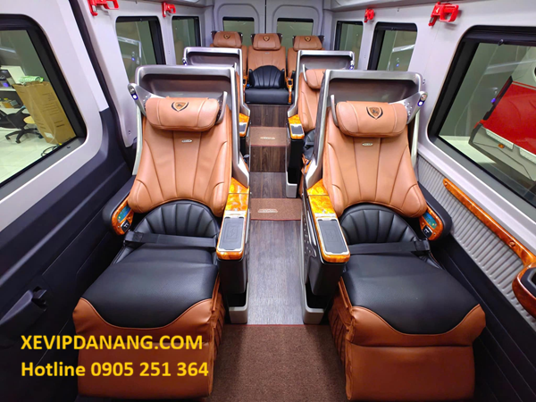 thue-xe-9-cho-du-lich-da-nang-hue-hoi-an-(4)