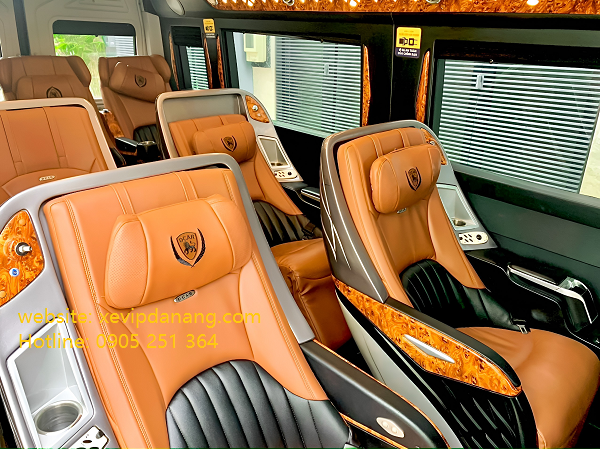 thue-xe-dcar-limousine-9-cho-don-san-bay-da-nang-di-hoi-an-(4)