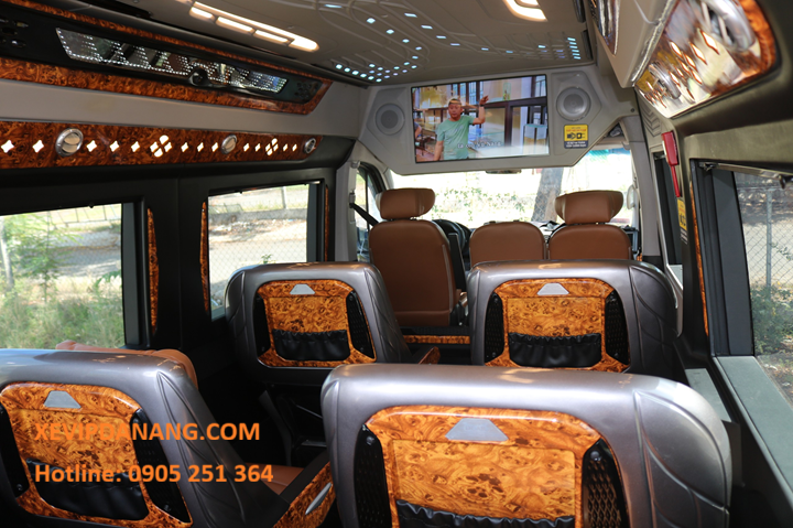 thue-xe-du-lich-limousine-9-cho-da-nang-gia-re-%EF%BC%882%EF%BC%89