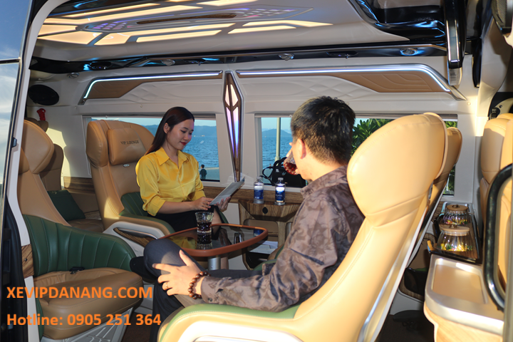 thue-xe-du-lich-limousine-9-cho-da-nang-gia-re-(3)