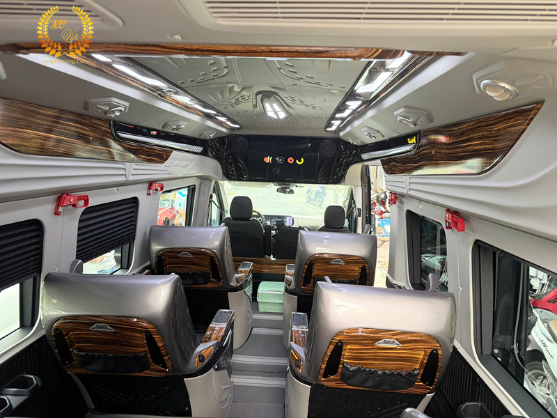 thue-xe-du-lich-limousine-9-cho-tai-da-nang-(6)