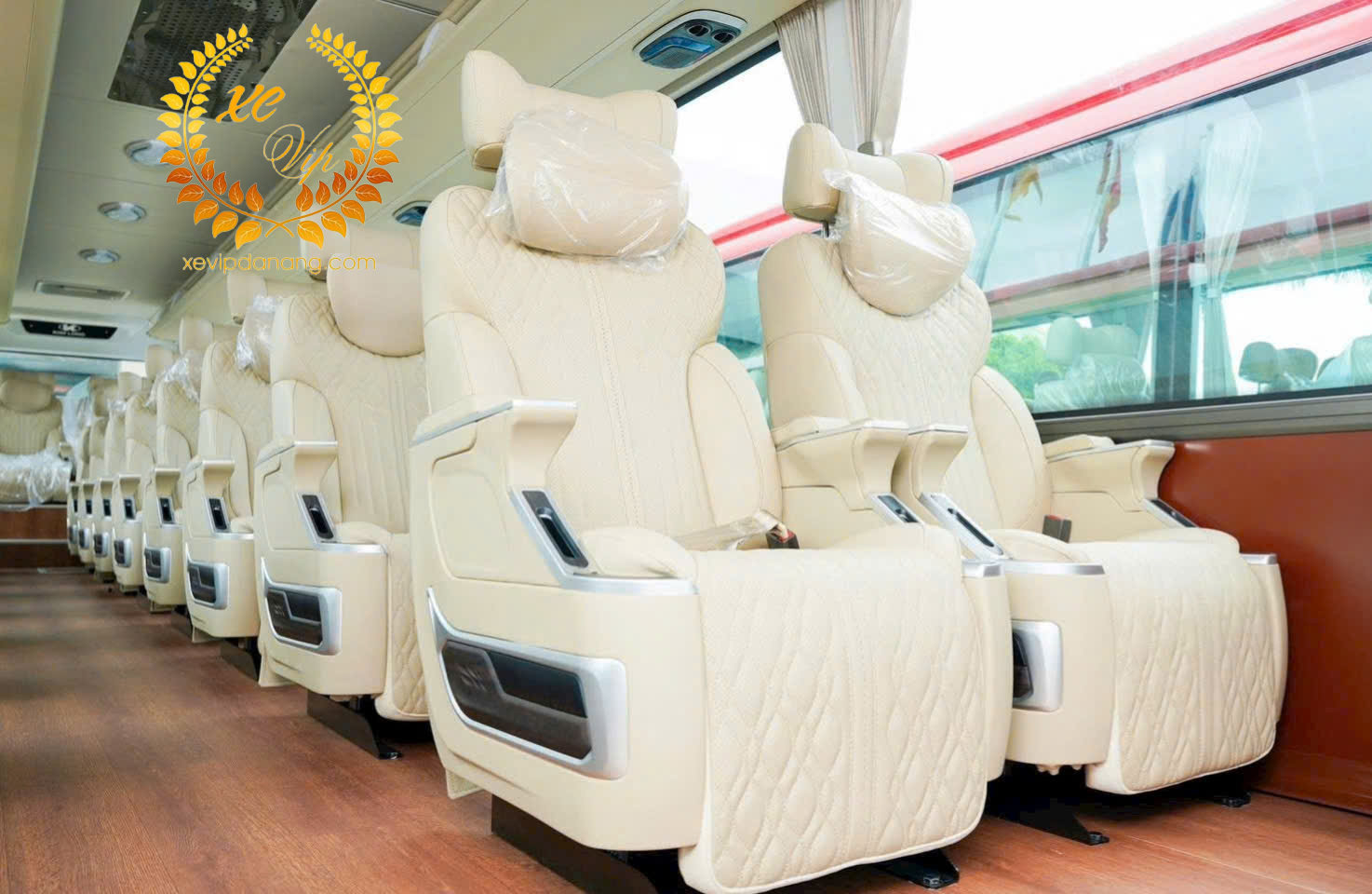 thue-xe-kim-long-limousine-24-cho-ghe-masage-da-nang-(2)