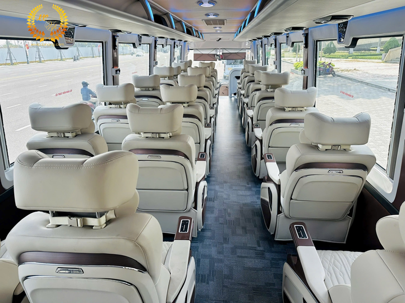 thue-xe-kim-long-limousine-24-cho-ghe-masage-da-nang-(4)