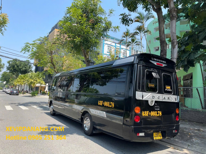 thue-xe-limousine-16-cho-da-nang-gia-re-(4)