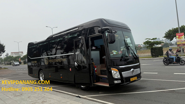thue-xe-limousine-19-cho-da-nang-xe-moi-gia-re-(3)