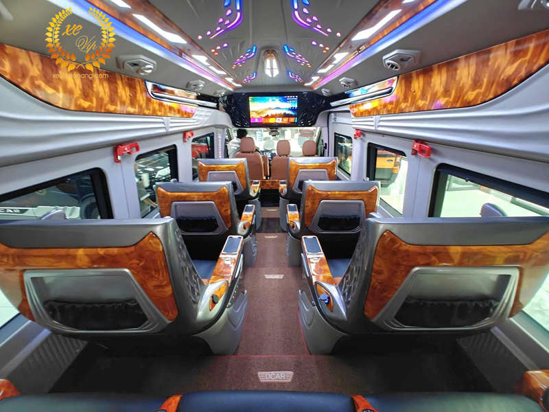 thue-xe-limousine-9-cho-da-nang-xe-moi-ghe-masage-gia-tot-(4)