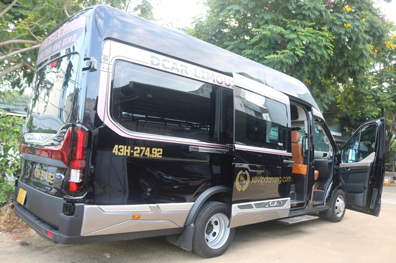 thue-xe-limousine-9-cho-da-nang-xe-moi-ghe-masage-gia-tot-(5)