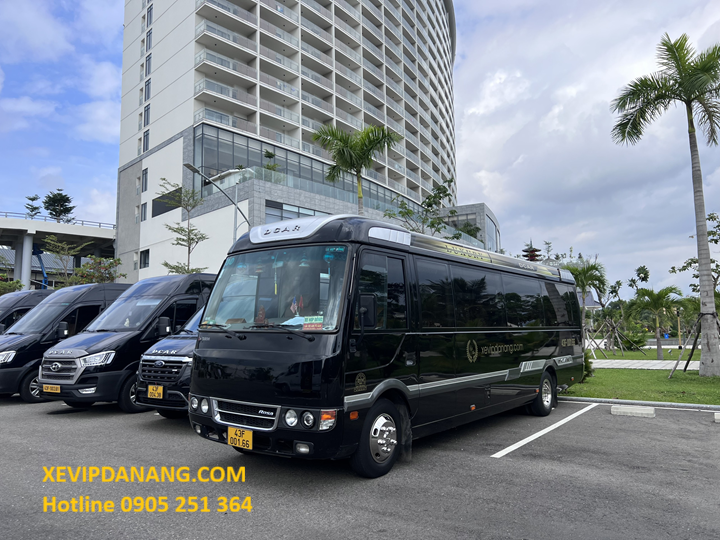 thue-xe-limousine-don-tien-san-bay-da-nang-gia-re-(3)