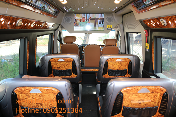 thue-xe-limousine-tai-da-nang-vip-(4)