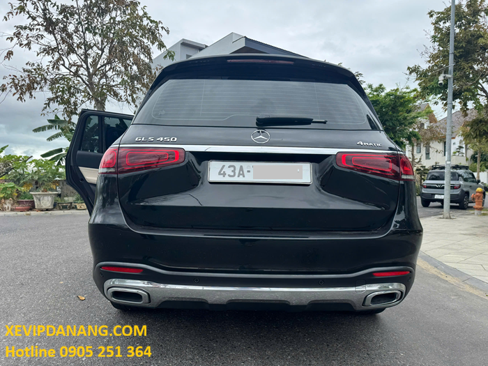 thue-xe-mercedes-7-cho-gia-re-tai-da-nang-(1)