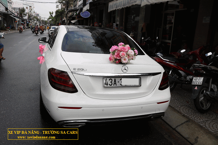 thue-xe-mercedes-benz-e200-chay-su-kien-roadshow-tai-da-nang-(3)