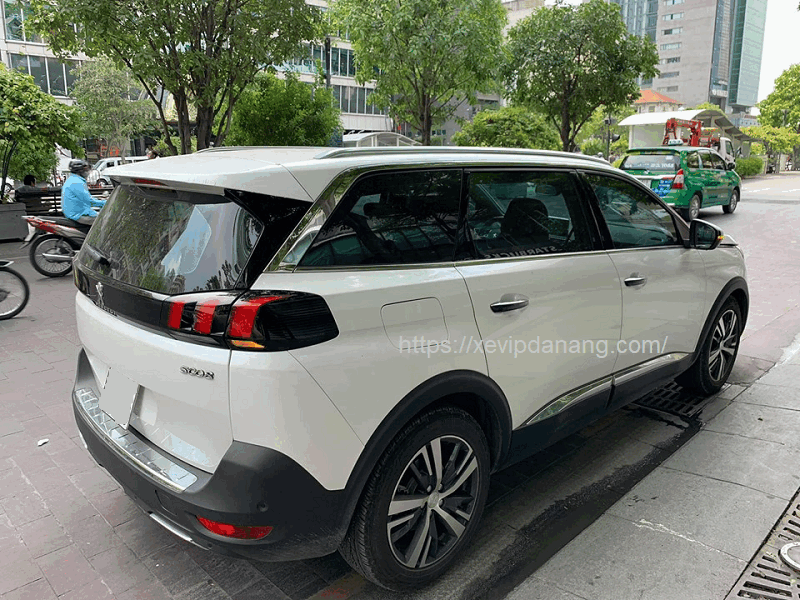 thue-xe-peugeot-tai-da-nang-(2)