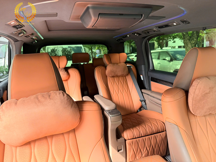 thue-xe-toyota-alphard-da-nang-phuc-vu-khach-vip-(2)