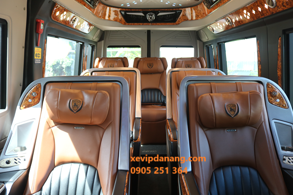 thue-xe-vip-9-cho-da-nang-limousine-(3)