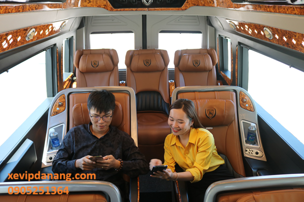 thue-xe-vip-da-nang-9-cho-limousine-(2)