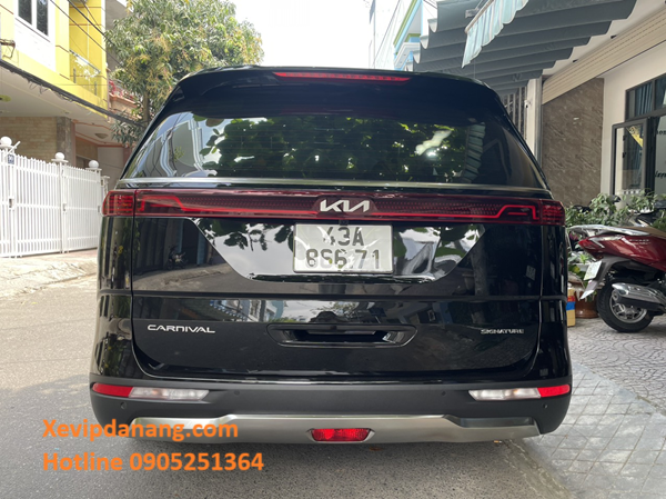 thue-xe-vip-kia-carnival-7-cho-tai-da-nang-gia-re-(4)