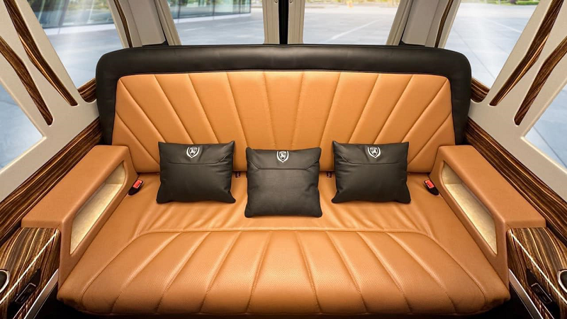 xe-dcar-limousine-9-cho-2024-co-gi-vip-(4)