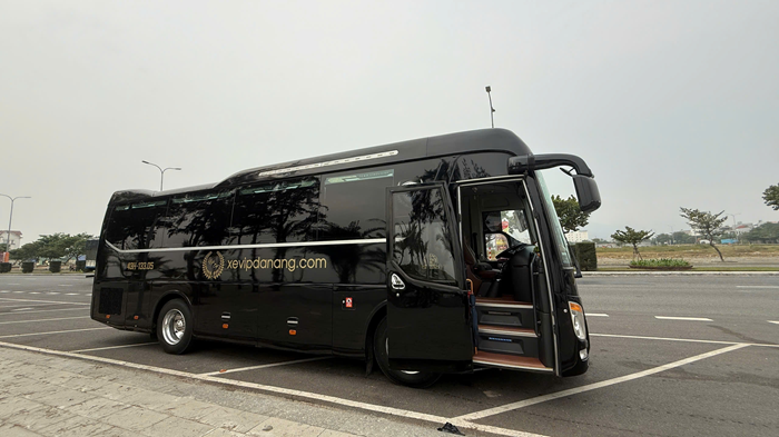 xe-thaco-limousine-19-cho-tai-da-nang-gia-re-(5)
