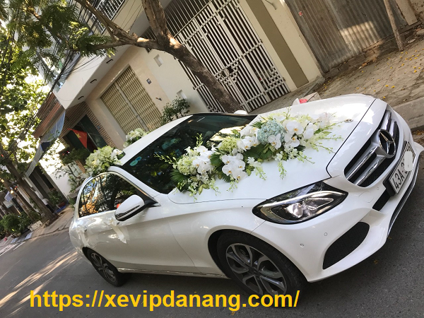 Cho thuê xe Mercedes Benz C200 rước dâu tại Đà Nẵng