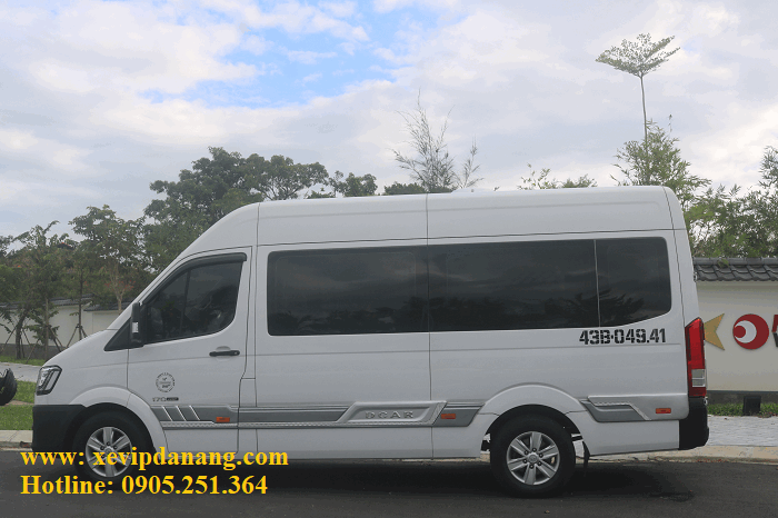 cho-thue-xe-limousine-12-cho-di-vinpearl-nam-hoi-an