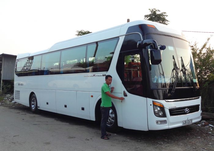 thuê xe 40-50 chỗ đà nẵng, thuê xe 47 chỗ đà nẵng, thuê xe universe 45 chỗ tại đà nẵng.